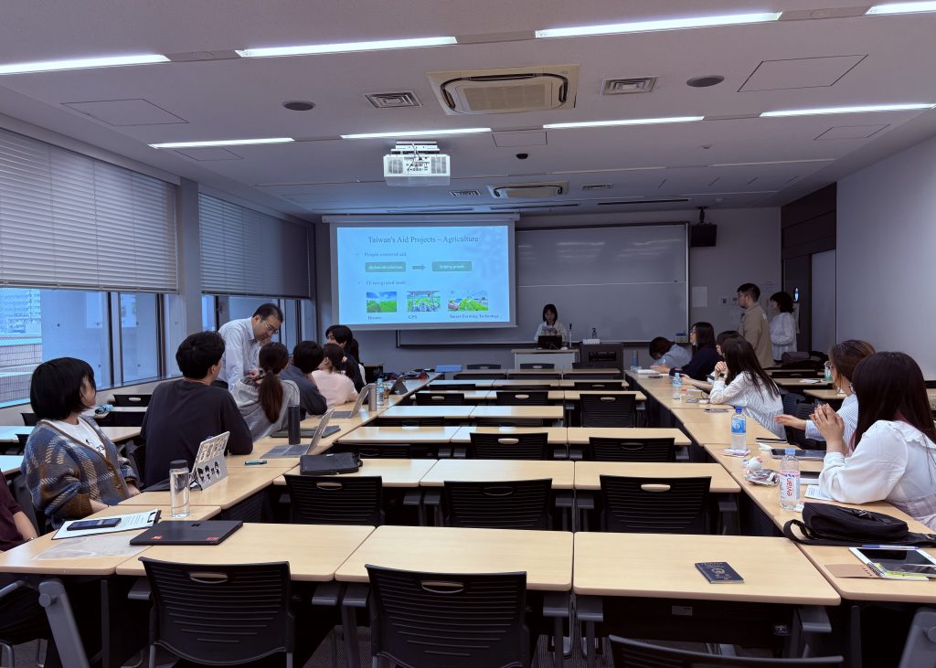 慶應大學的參訪與論壇交流3_0